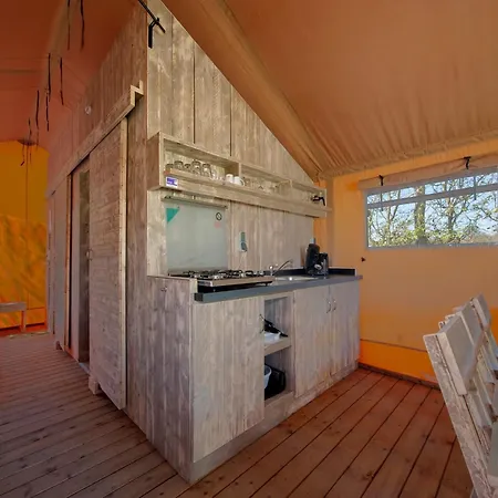 Tent With Kitchen, Breda Only 10 Km Campo de lujo *