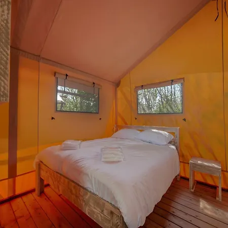 Tent With Kitchen, Breda Only 10 Km Luksusowy namiot